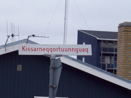 03Unsere Straße in Nuuk.jpg