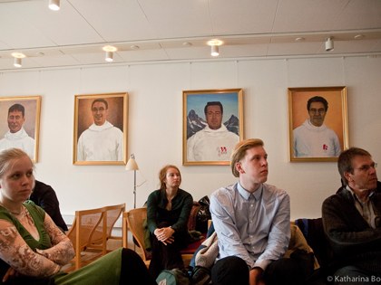 13Im parlament Nuuk.jpg
