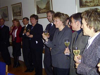 vertragsunterz_sekt.jpg